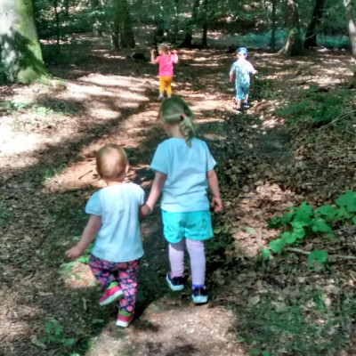 Eine Hand zur Hilfe geben Eine Hand zur Hilfe geben